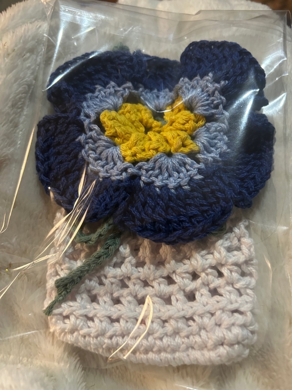 SOAP SAVER Crochet Flower Soap Saver/Sachet Pouch in Navy & Cream